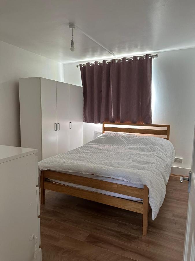 Spacious 2 Bed Flat Barking  Exteriör bild